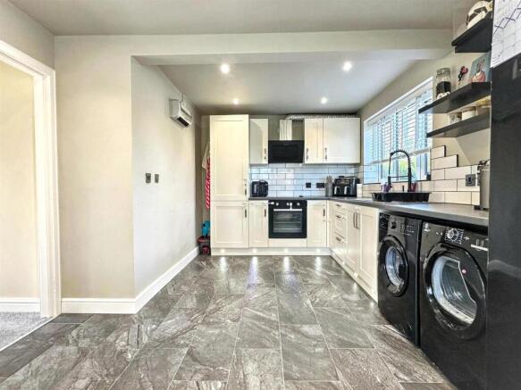 3 bed property, in Stallington Close, £160,000