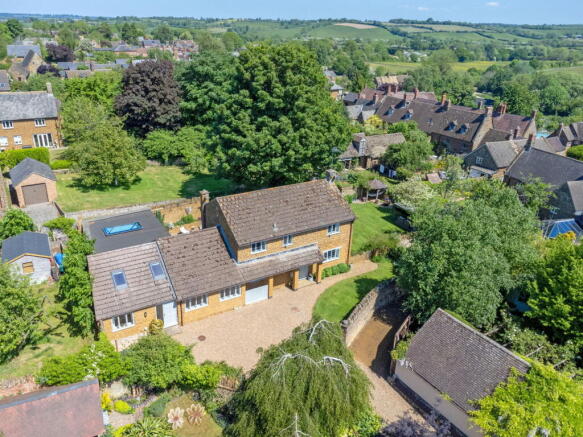 5 bed property, in Malt Kiln House (With Annexe), £900,000