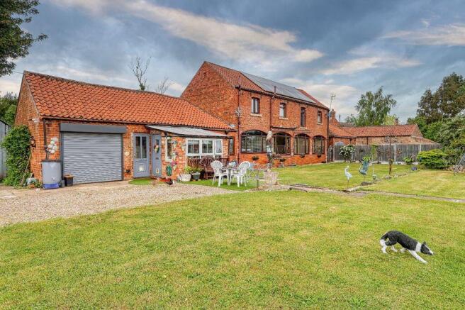 4 bed property, in High Street, £490,000