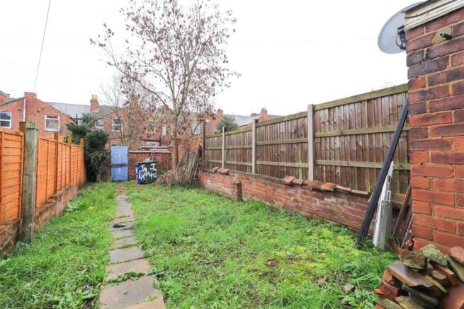 3 bed property, in St. Johns Road, £80,000