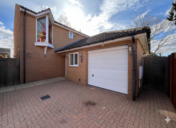 4 bed property, in Sheringham Close, £425,000