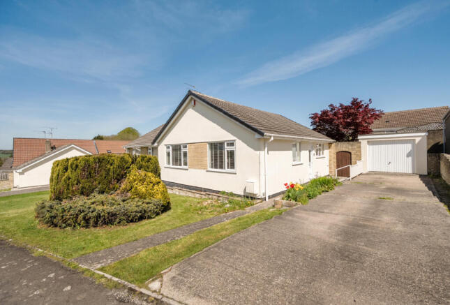2 bed property, in Brookside, £315,000