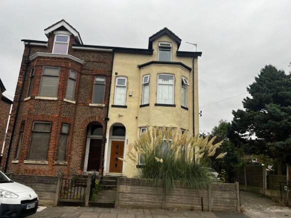 6 bed property, in 23 Eldon Place, £475,000