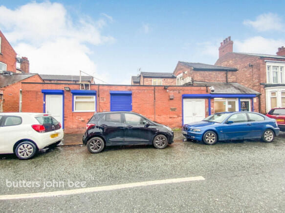 5 bed property, in Lawton Street, £105,000