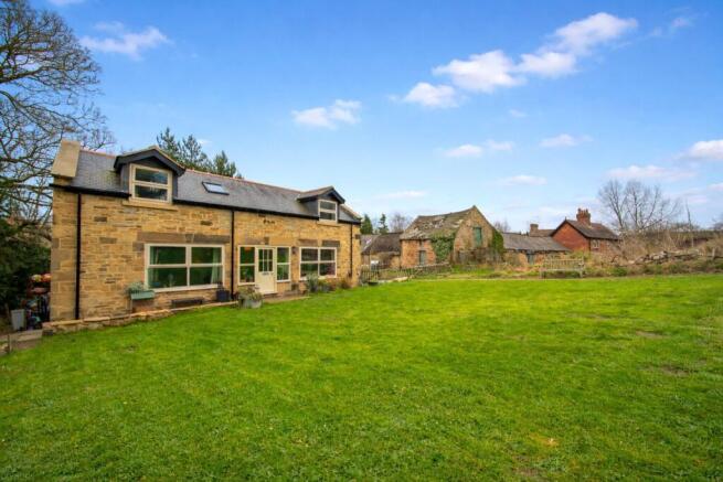 2 bed property, in Wylam Wood Road, £410,000