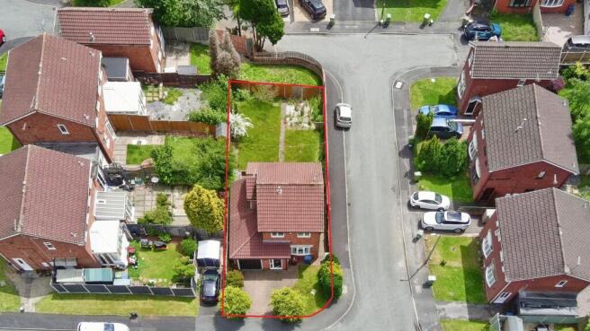 3 bed property, in 2 Beeston Ridge, £110,000