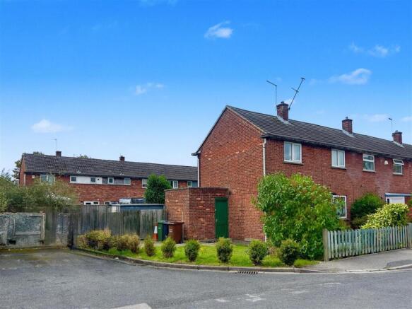 2 bed property, in 10 Anzio Close, £210,000