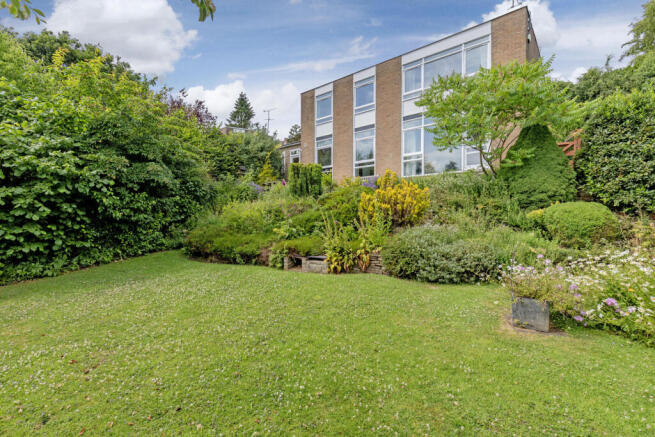 5 bed property, in 5 Canterbury Crescent, £725,000