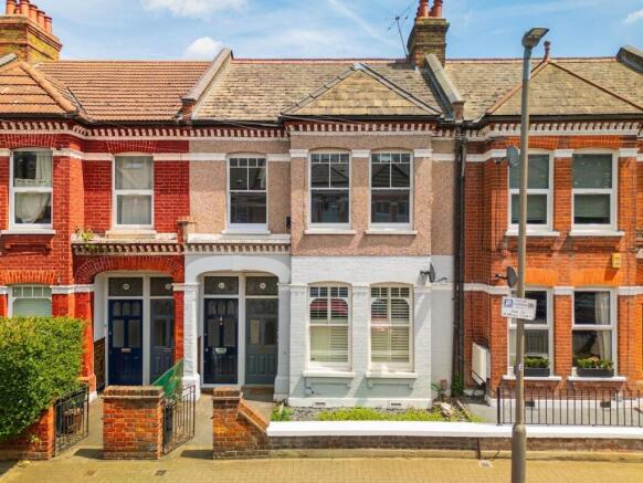 3 bed property, in Moring Road, £600,000