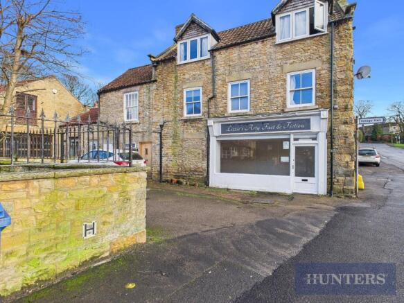 3 bed property, in High Street, £240,000