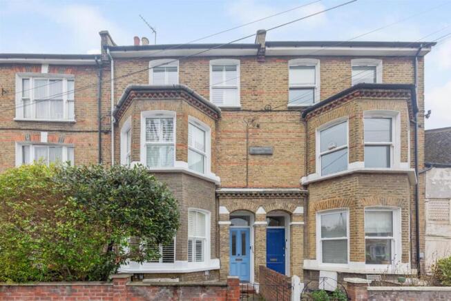 3 bed property, in Bellenden Road, £650,000