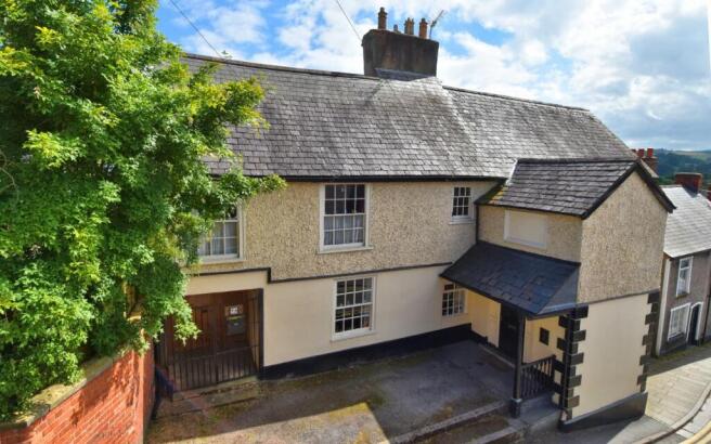 6 bed property, in Upper Clwyd Street, £675,000