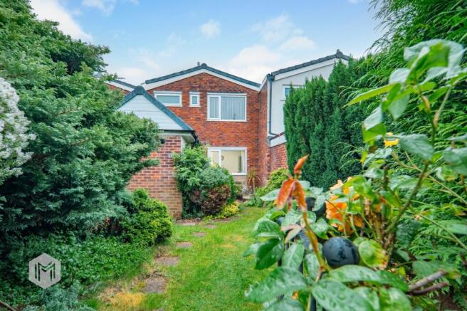 3 bed property, in Richmond Walk, £190,000