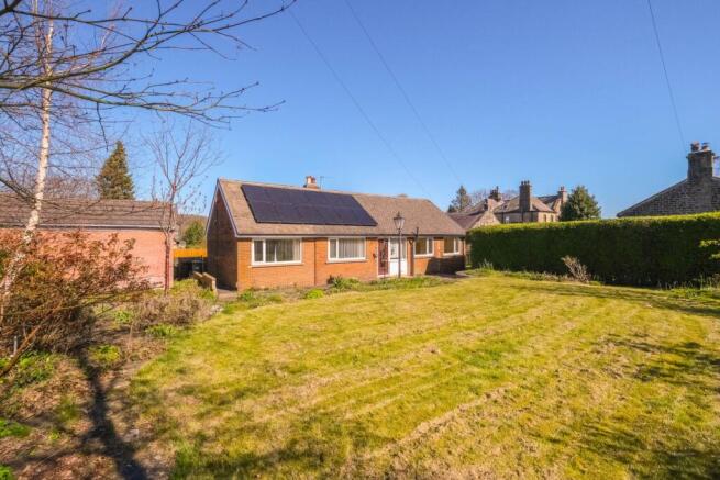 2 bed property, in Huddersfield Road, £425,000