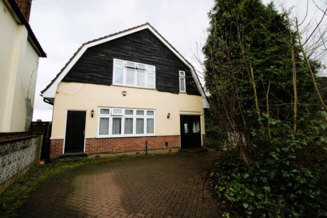 3 bed property, in Wingletye Lane, £650,000