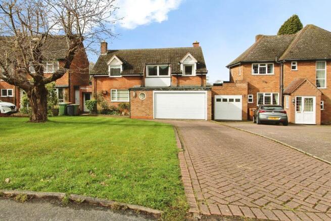 4 bed property, in Longwood Road, £625,000