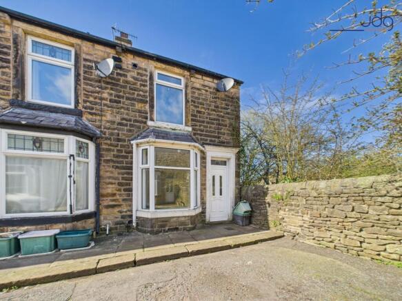 2 bed property, in Hartington Street, £165,000