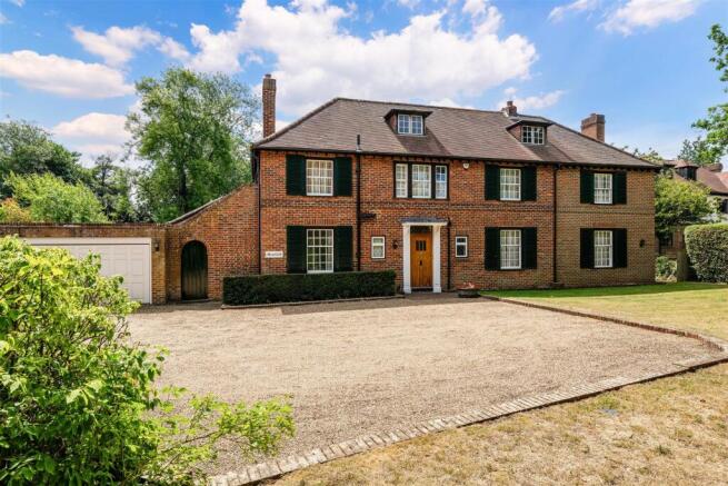 5 bed property, in Coulsdon Lane, £1,375,000