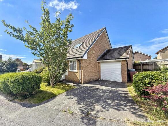 3 bed property, in Church View Road, £275,000