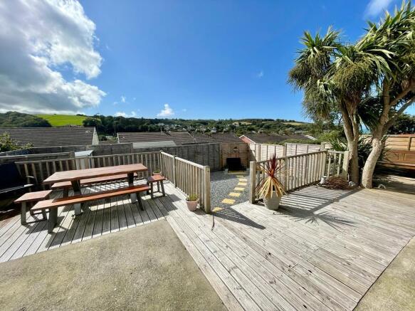 3 bed property, in Bryn Glas, £259,950