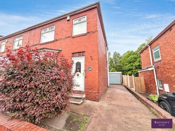 3 bed property, in Lundhill Road, £195,000
