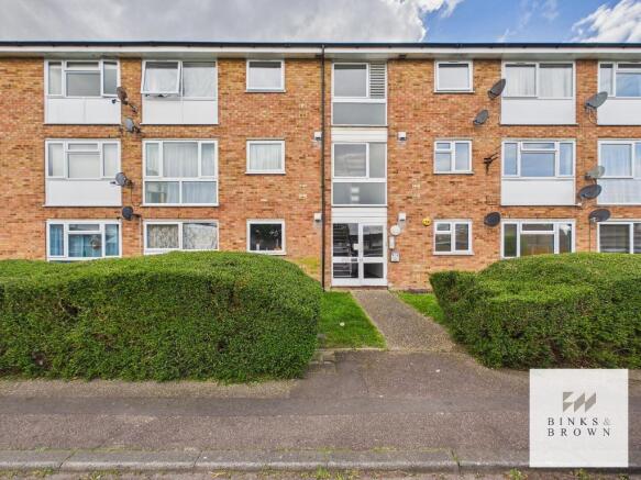 2 bed property, in Coronation Court, £165,000