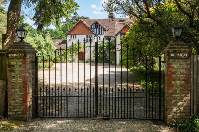 7 bed property, in Whitmead Lane, £3,250,000