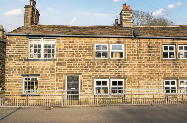 2 bed property, in Bagley Lane, £249,950
