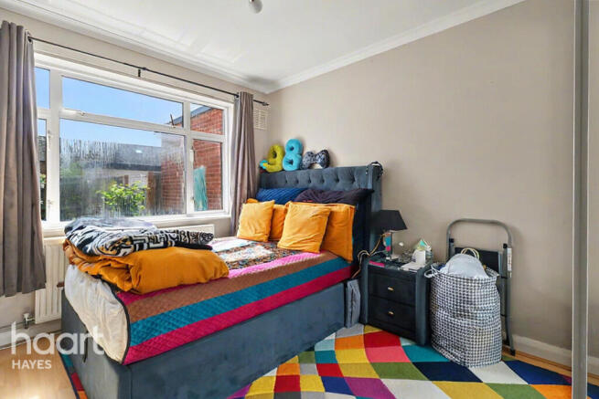 2 bed property, in Willow Tree Lane, £350,000