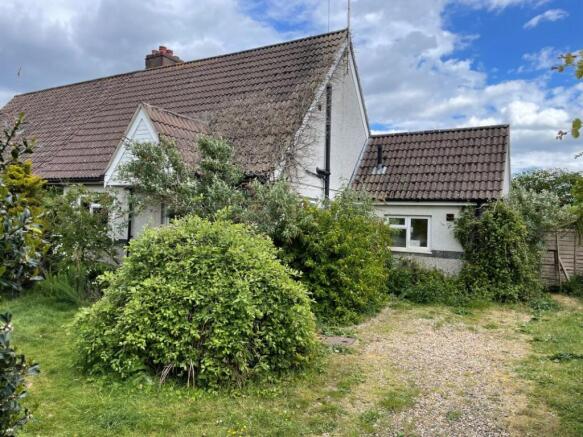 3 bed property, in 62 Grange Close, £60,000