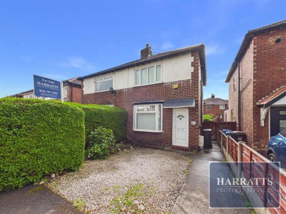 2 bed property, in Forbes Road, £220,000