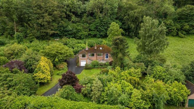 4 bed property, in Homer, £750,000