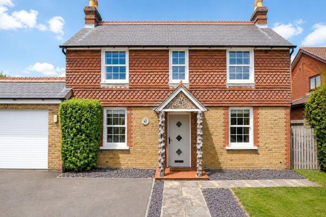 3 bed property, in Leeds Road, £525,000