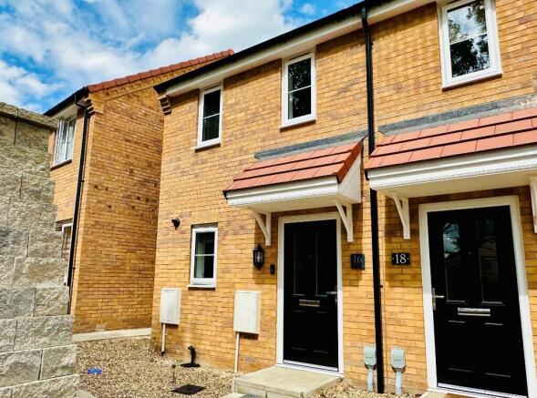 2 bed property, in Shrub Lane, £220,000