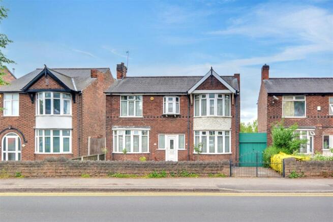 3 bed property, in Valley Road, £235,000