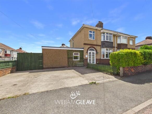 3 bed property, in Chester Close, £190,000