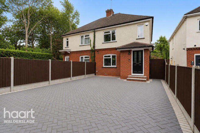 3 bed property, in Capstone Road, £325,000
