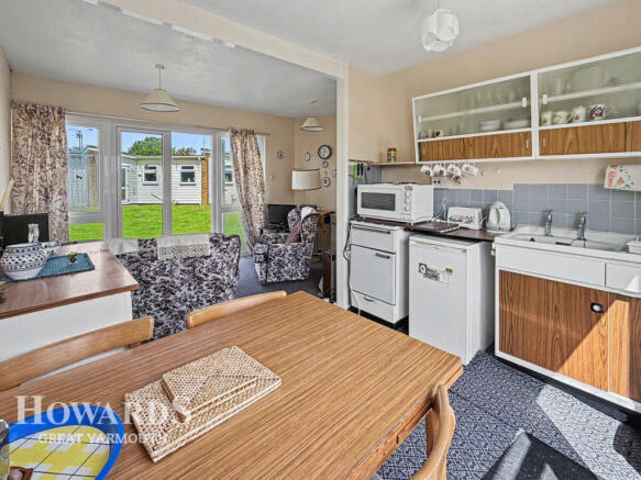 2 bed property, in Edward Road, £35,000
