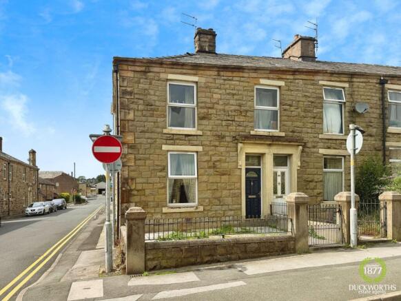 2 bed property, in Burnley Road, £90,000