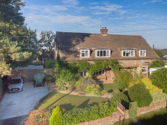 3 bed property, in Cherwell Road, £450,000