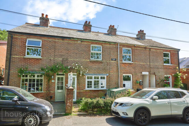 3 bed property, in Pallance Road, £150,000