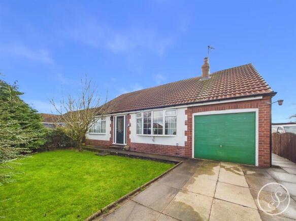 3 bed property, in Rakehill Road, £475,000