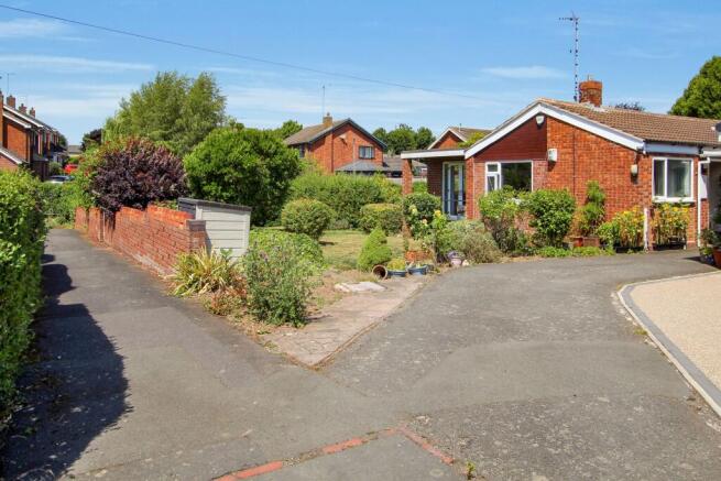 3 bed property, in Hillside, £350,000