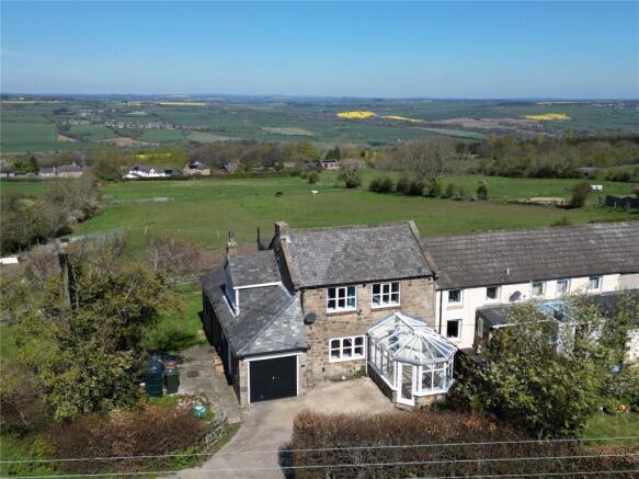 4 bed property, in The Cottages, £450,000