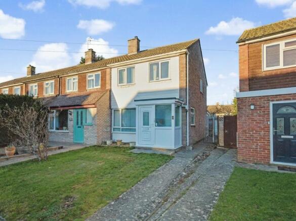 3 bed property, in Eynsham, £325,000