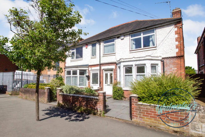3 bed property, in Brays Lane, £225,000