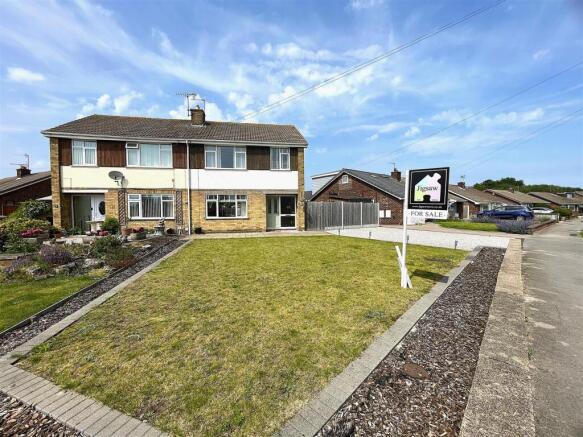 3 bed property, in Courtneys, £290,000