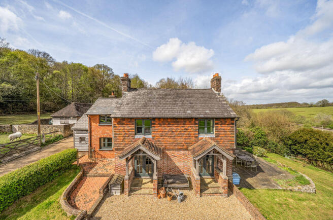 5 bed property, in Sand Hill Lane Eridge Green, £1,295,000