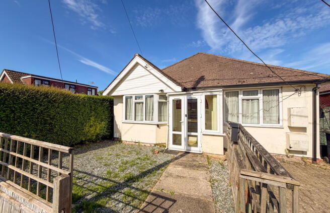 3 bed property, in Drake Road, £350,000