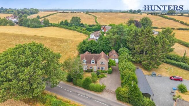 4 bed property, in Lichfield Road, £900,000